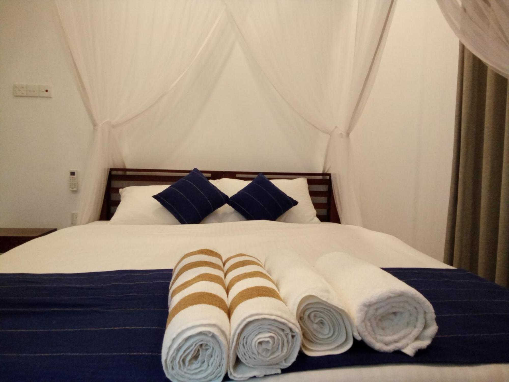 The Moose Weligama Bed and Breakfast Buitenkant foto