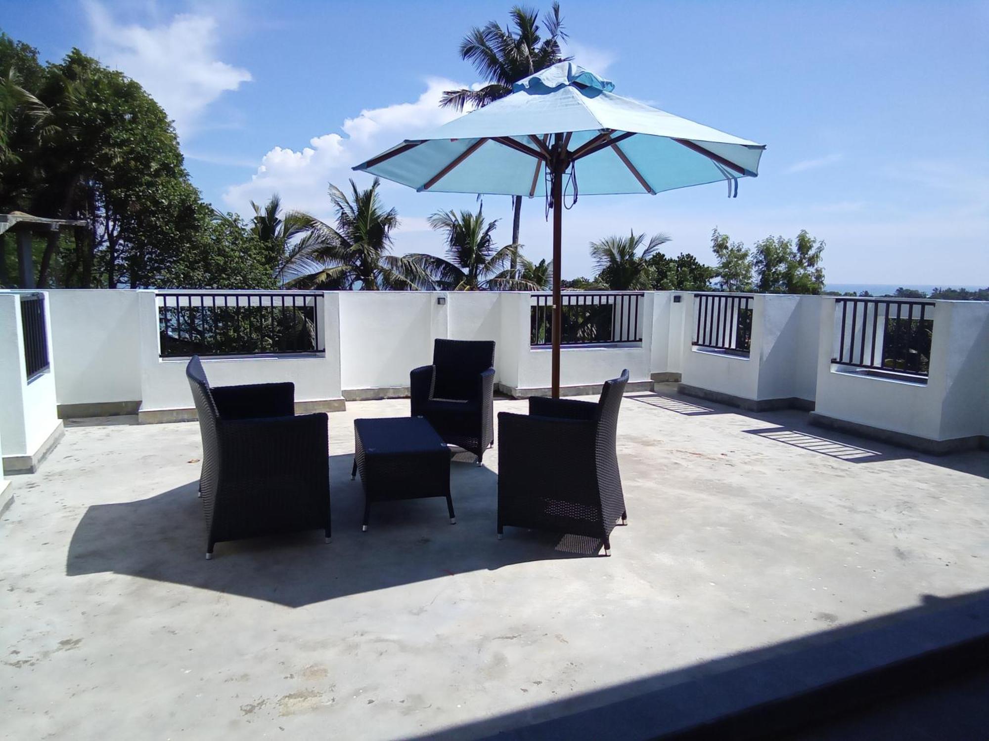 The Moose Weligama Bed and Breakfast Buitenkant foto