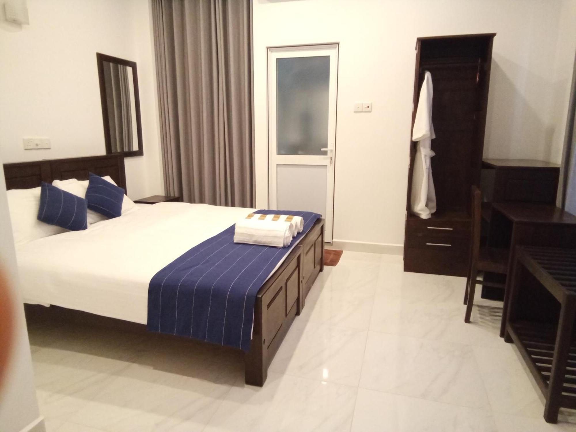 The Moose Weligama Bed and Breakfast Buitenkant foto