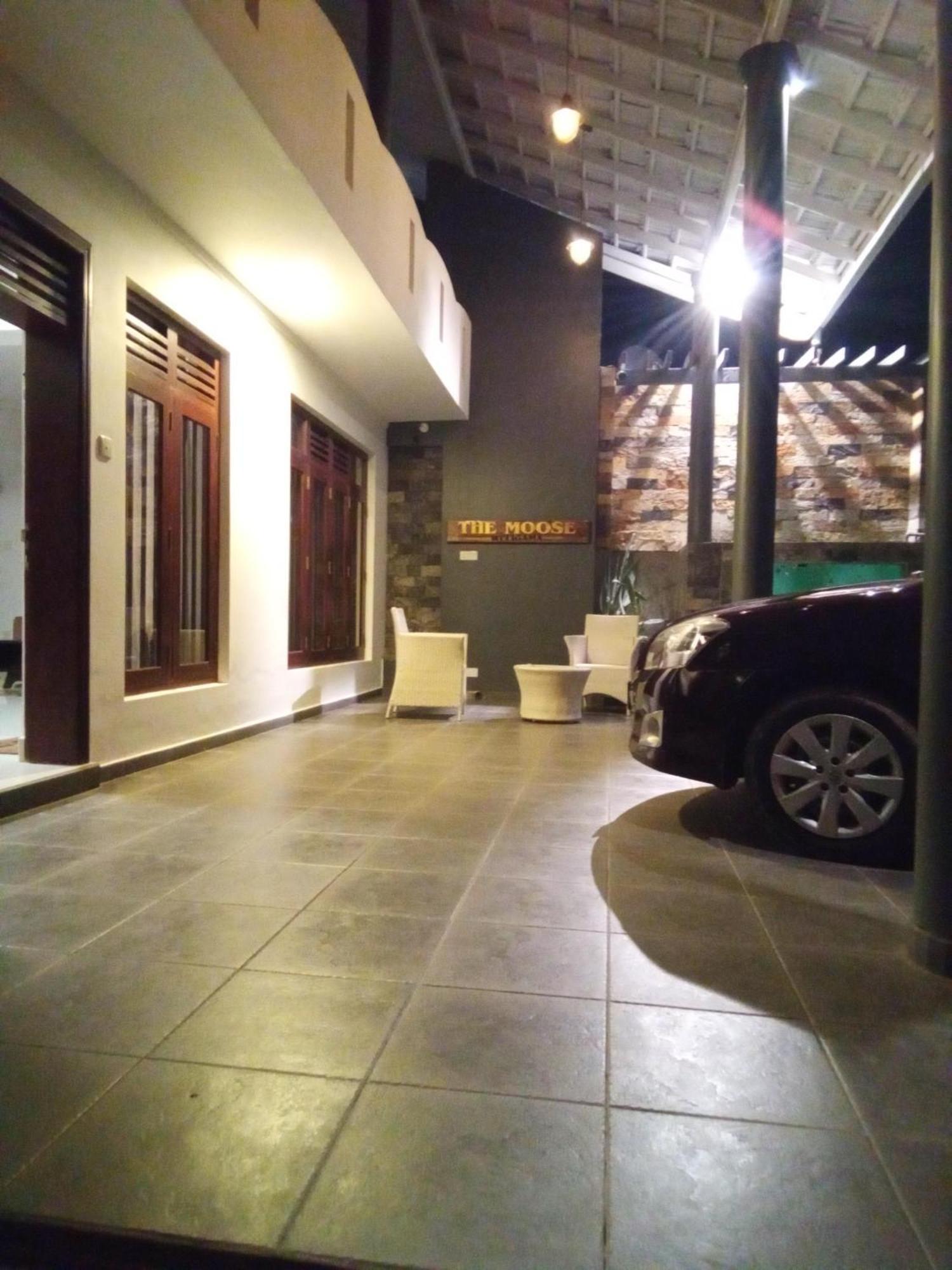 The Moose Weligama Bed and Breakfast Buitenkant foto